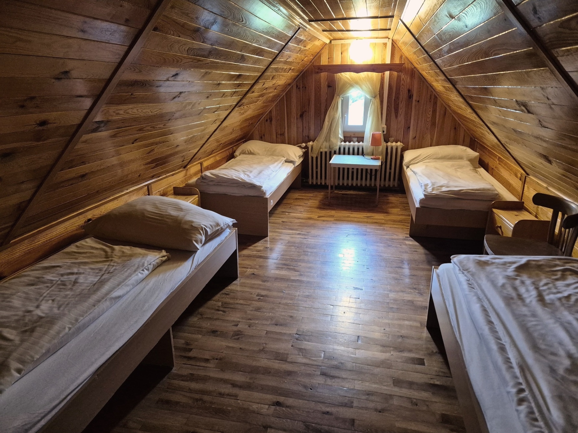 Pokoj č. 7, 2. patro